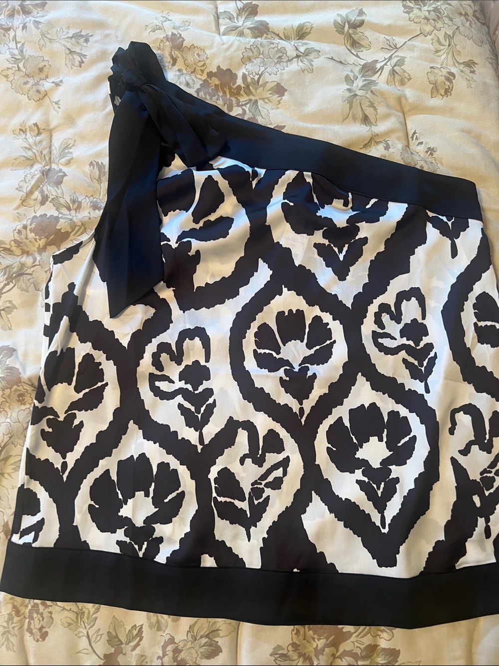 White House Black Market Black and White One-Shoulder Patterned Top